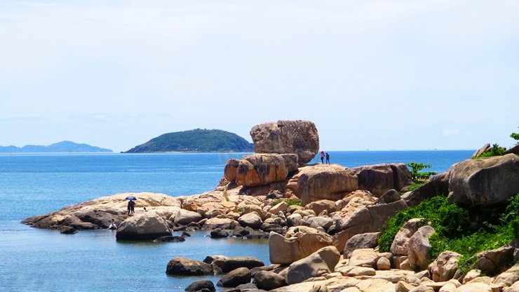 anh-bai-da-o-nha-trang_085935594.jpg