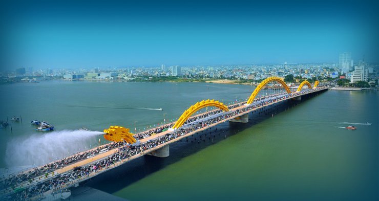 anh-dep-cau-rong-da-nang-phun-nuoc_085826155.jpg