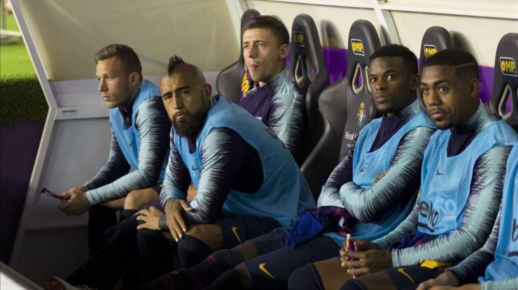 arthur-lenglet-arturo-vidal-malcom-junto-semedo-banquillo-zorrilla-1535233110847.jpg