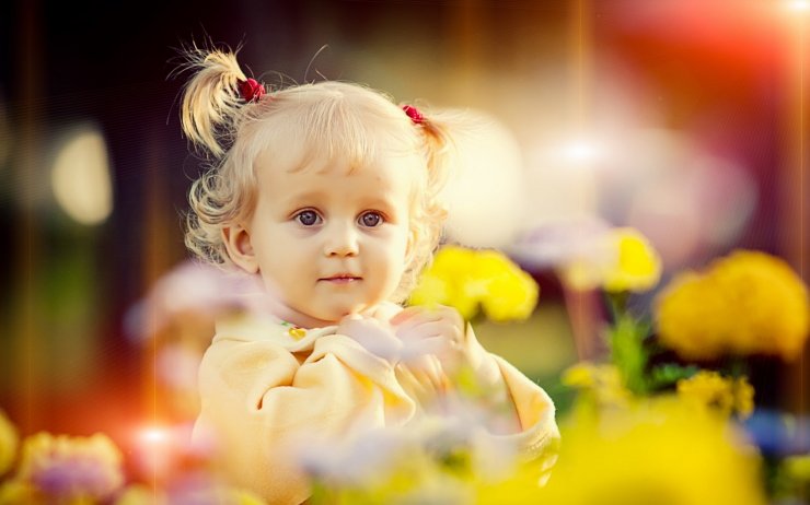 cute-baby-girl_025007255.jpg