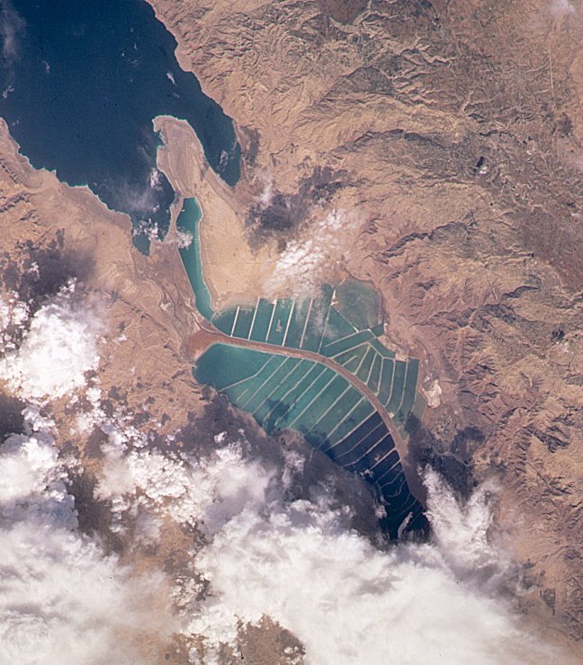Dead-Sea-Salt-Evaporation-Ponds.jpg