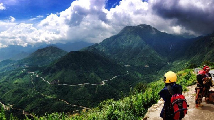 duong-phuot-sapa-nui-da-va-doi-quanh-co-khuc-khuyu_110817833.jpg