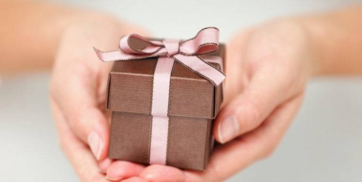 gifts_750_120716012622.jpg