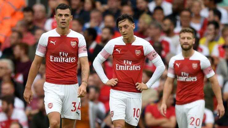 granit-xhaka-mesut-ozil-arsenal-2018-19_15ozbto0osppcz6psfqulj692.jpg