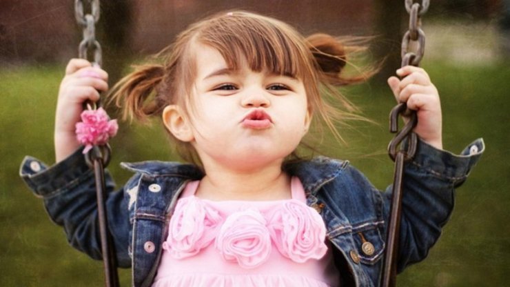 hinh-anh-be-gai-cute-lovely_025007693.jpg