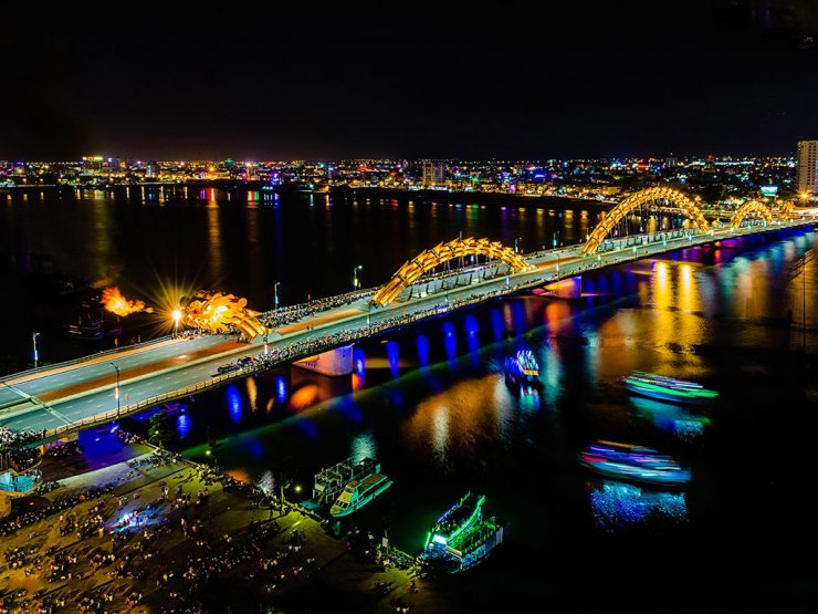 hinh-anh-cau-rong-da-nang-phun-lua_111045524.jpg