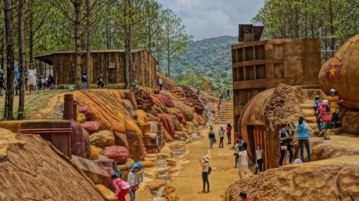 hinh-anh-duong-ham-dat-set-o-da-lat_085718935.jpg