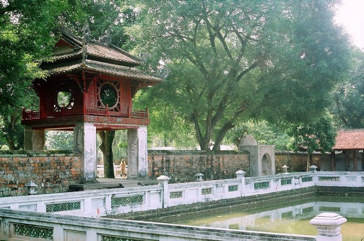 hinh-anh-quoc-tu-giam-que-huong-viet-nam_041215347.jpg