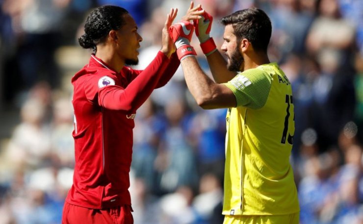 jurgen-klopp-hits-out-at-virgil-van-dijk-in-reaction-to-alisson-howler-825x510.jpg