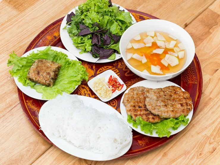 luyen-thi-thu-khoa-vn-bun-cha-Ha-Noi.jpg