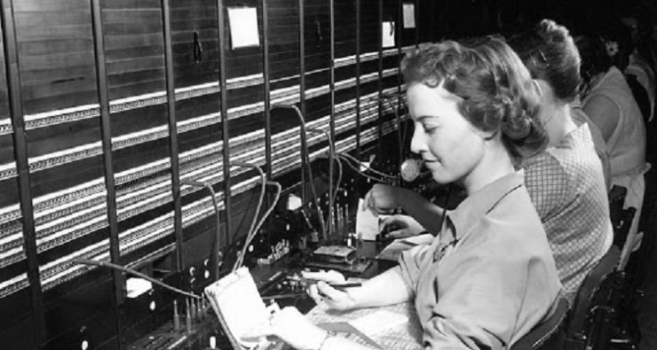 luyen-thi-thu-khoa-vn-call-center-1960s.jpg