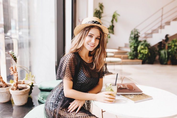 luyen-thi-thu-khoa-vn-qua-tang-truc-tuyen-fashion-magazine.jpg