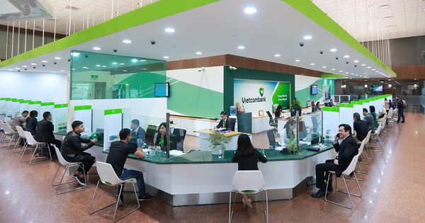 luyen-thi-thu-khoa-vn-Vietcombank.jpg