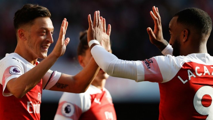 mesut-ozil-alexandre-lacazette-arsenal-2018-19_p9gs7lpxiumo1cbd4vngjbqdv.jpg