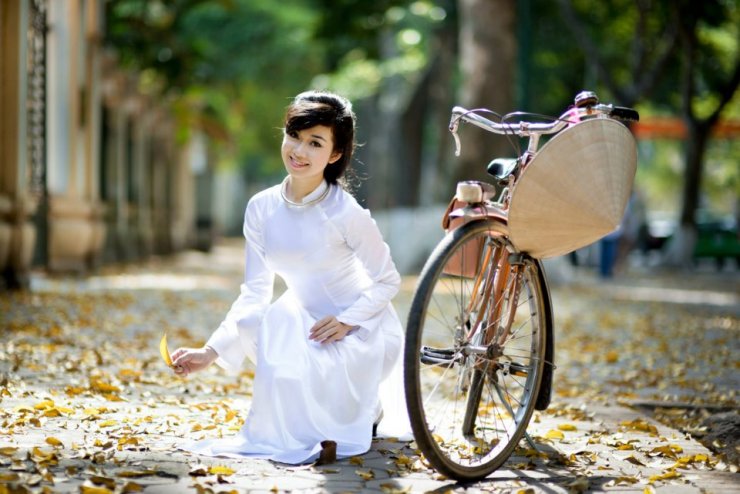 nu-sinh-trong-ta-ao-dai-net-dep-cua-que-huong-viet-nam_041216191.jpg