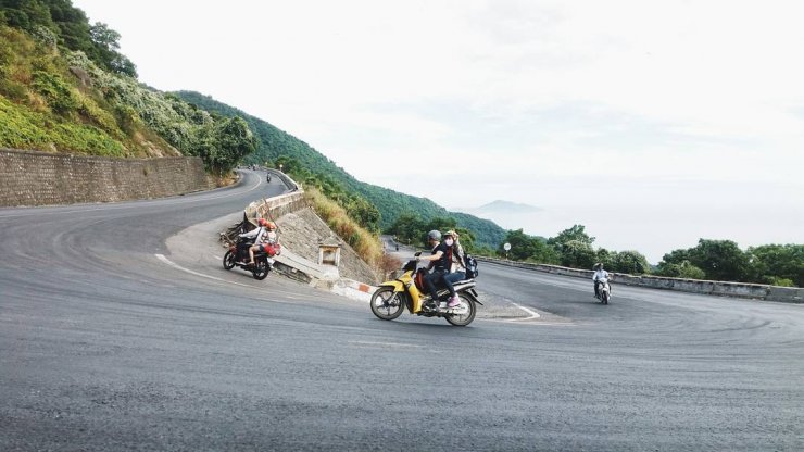 phuot-vuot-deo-hai-van_110818150.jpg