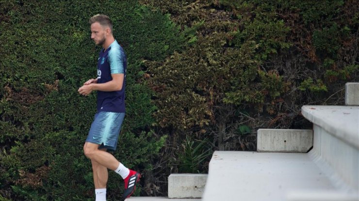rakitic-con-futuro-aire-1535009910434.jpg