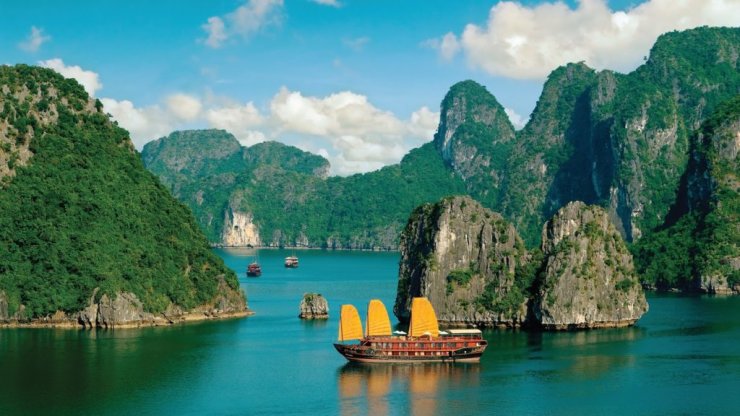 vinh-ha-long-canh-dep-va-la-ki-quan-cua-que-huong-viet-nam_041216394.jpg